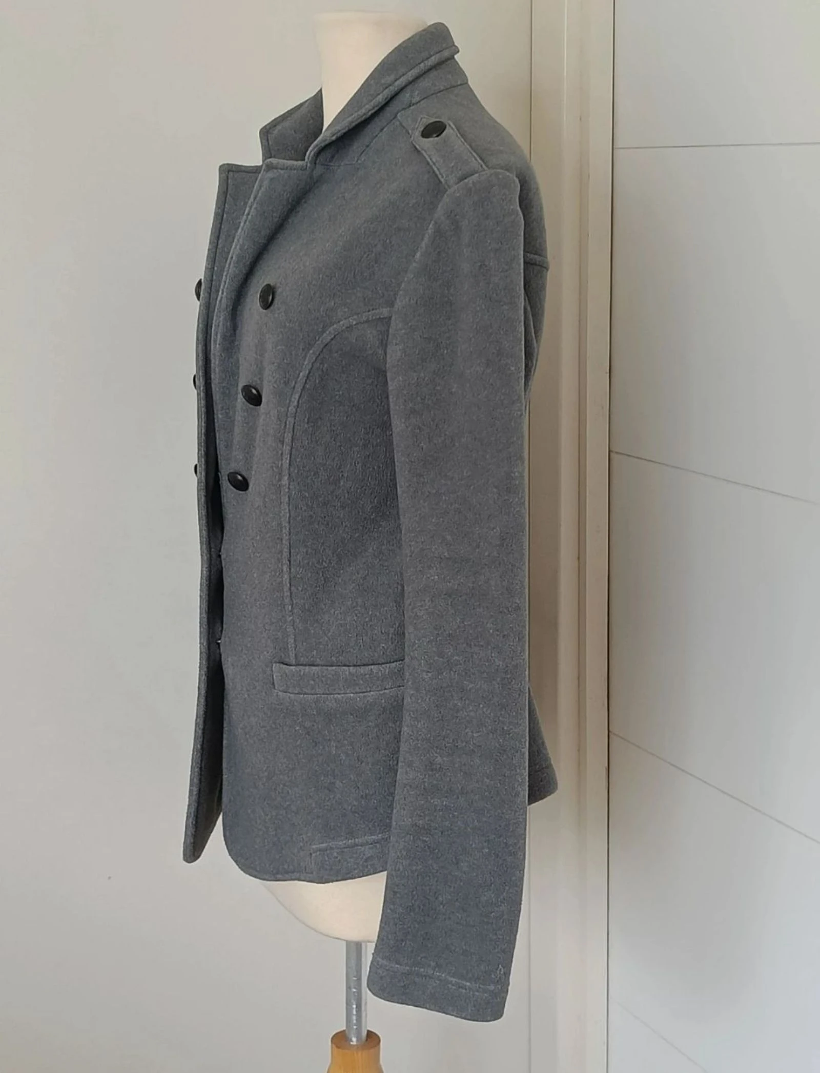 Super mooi getailleerd grijs heel zacht fleecejas – photo 3